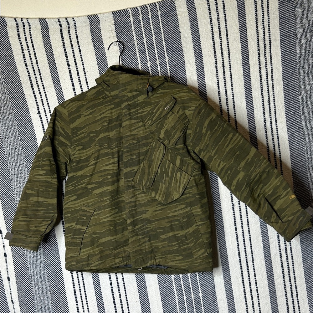 686 Smarty Hooded Snowboarding Jacket